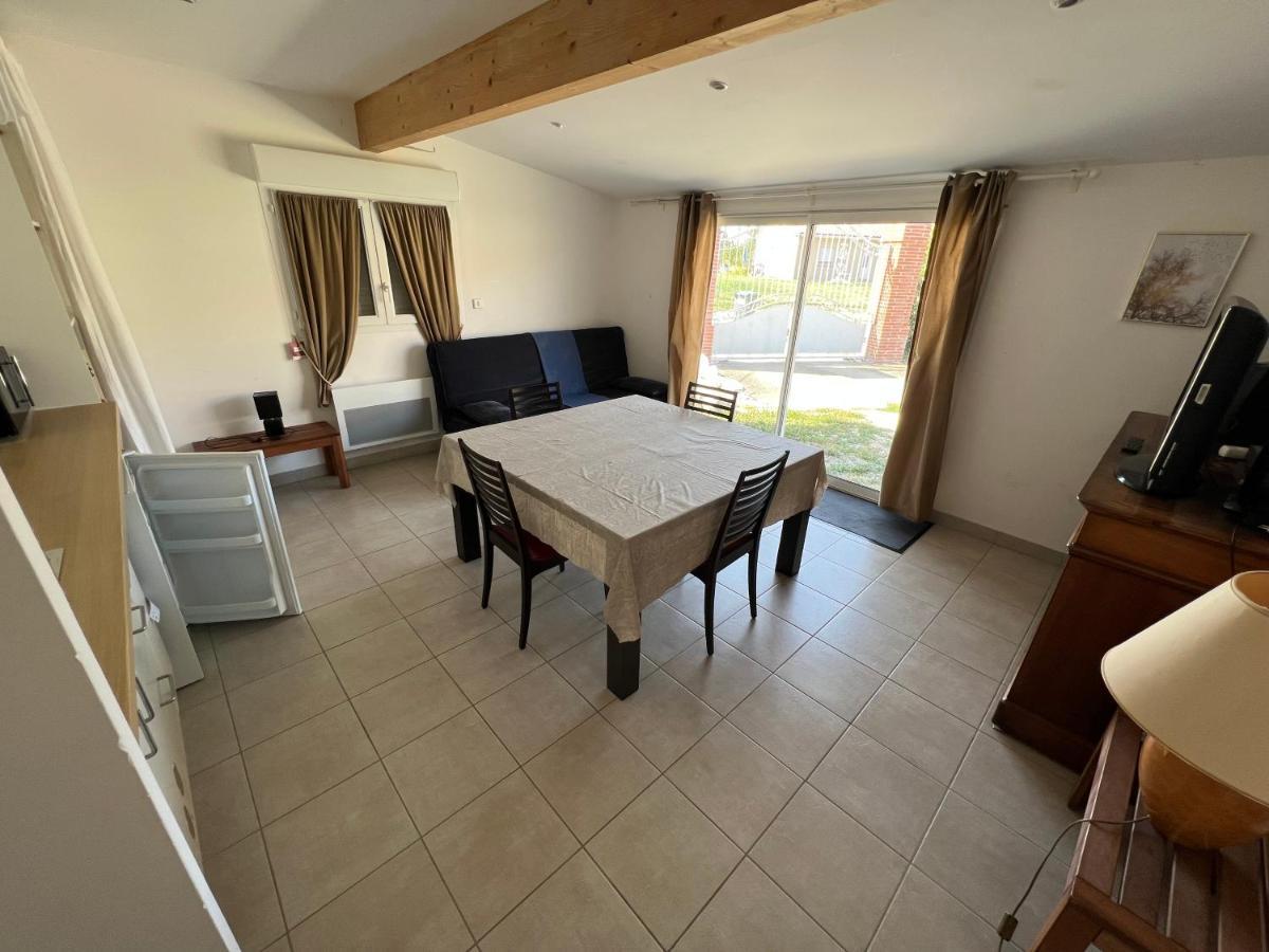 Chambre D'Hote Les Murailles Auterive  エクステリア 写真